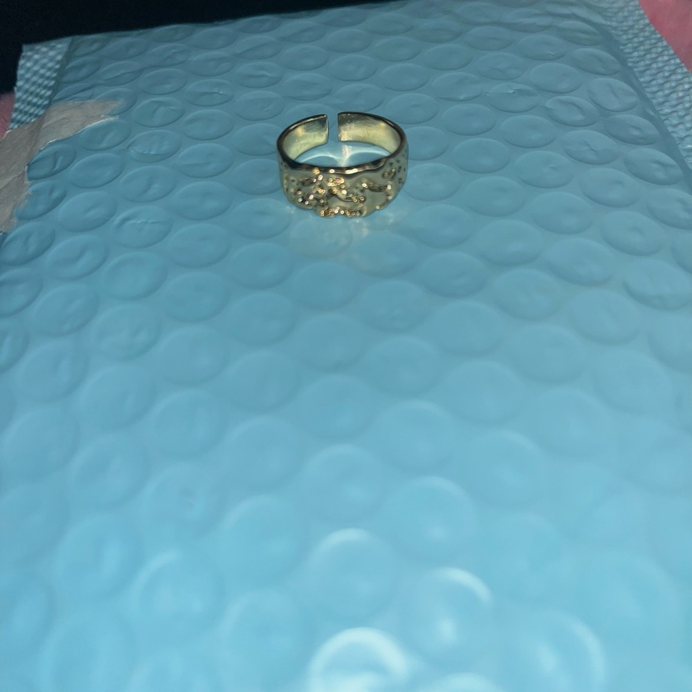 Goldsign Gold Ring